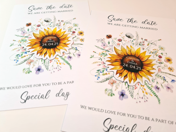 Wildflower Wreath Save the Date with magnet - Image 3